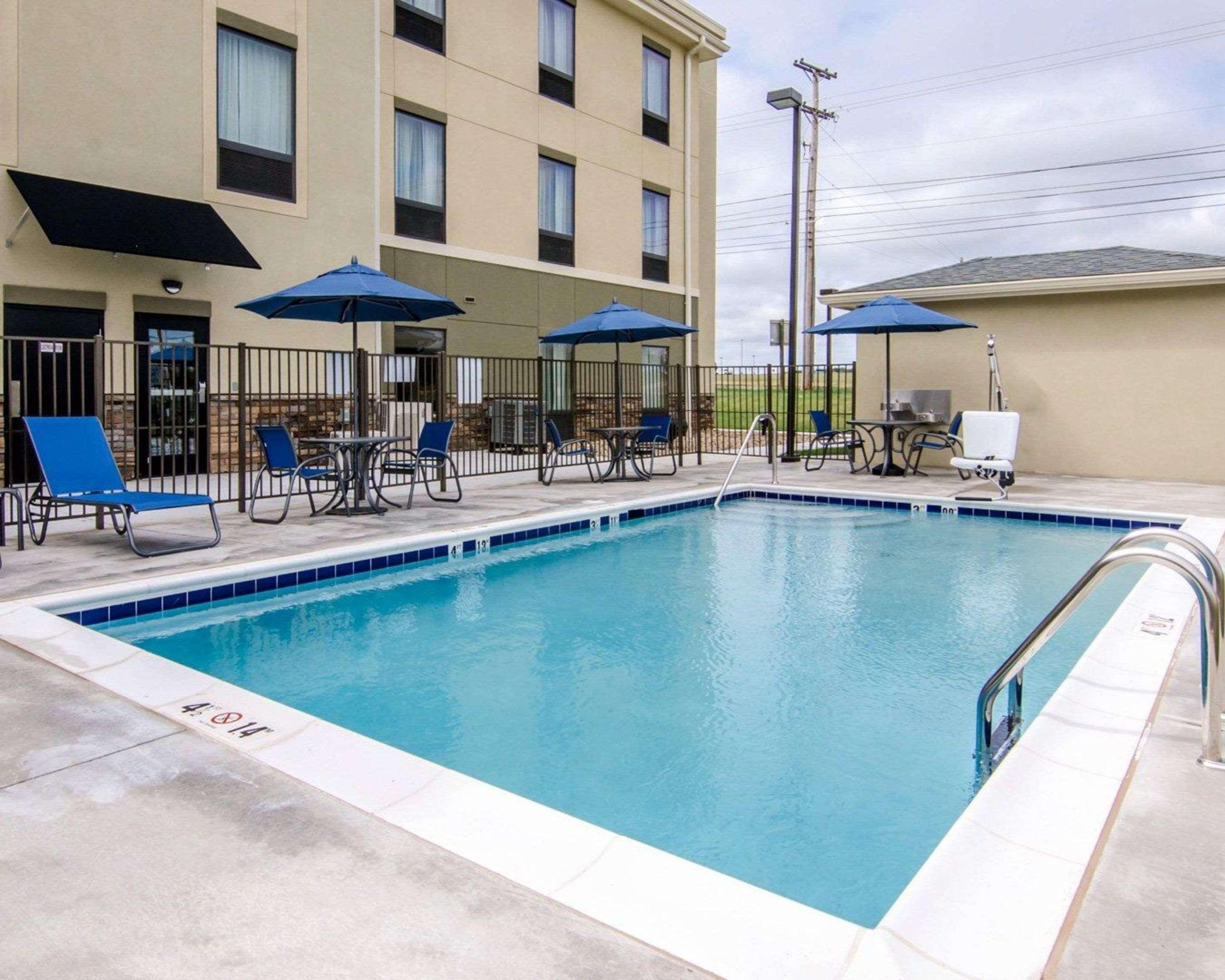 Comfort Inn & Suites Lynchburg Airport - University Area Exterior foto